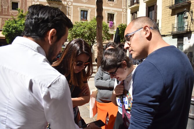 Cultural Walking Tour in Barcelona with Food & Wine Tasting - Gothic Architecture and the Barcelona Cathedral