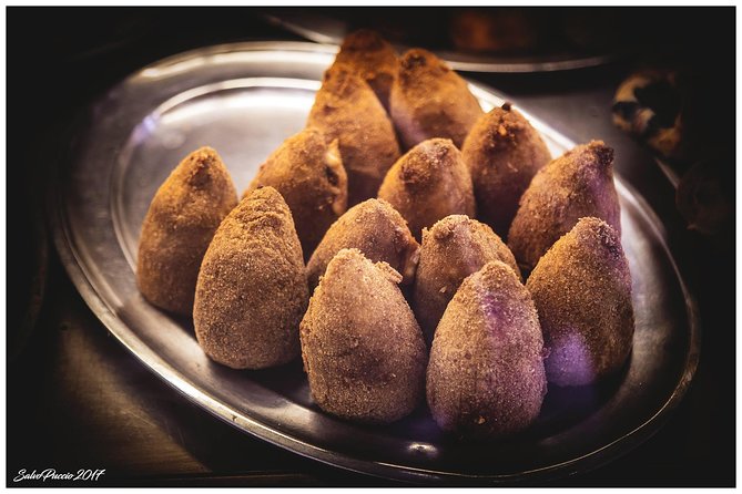 Culture and Street Food: Catania on the table - Vincenzo Bellinis Monument and Culinary Connection