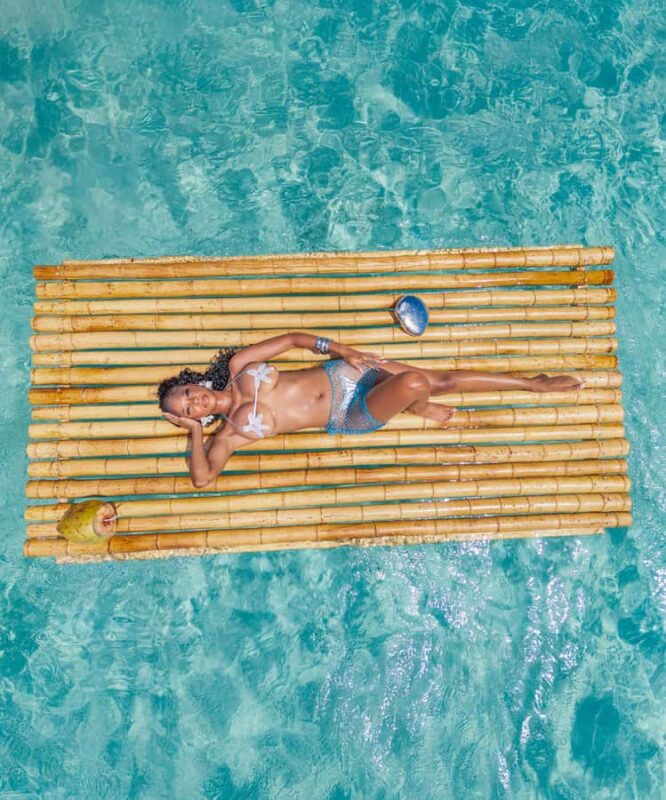 Curaçao: Bamboo Photoshoot with Cocktails - Key Points