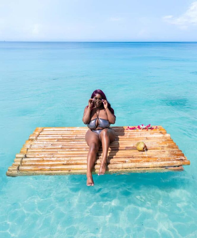 Curaçao: Bamboo Photoshoot with Cocktails - Logistics and Group Size