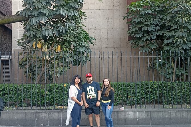 Curious and original Tour in the Historic Center of CDMX - Exploring the Dark Legend of Hostal CASA MX