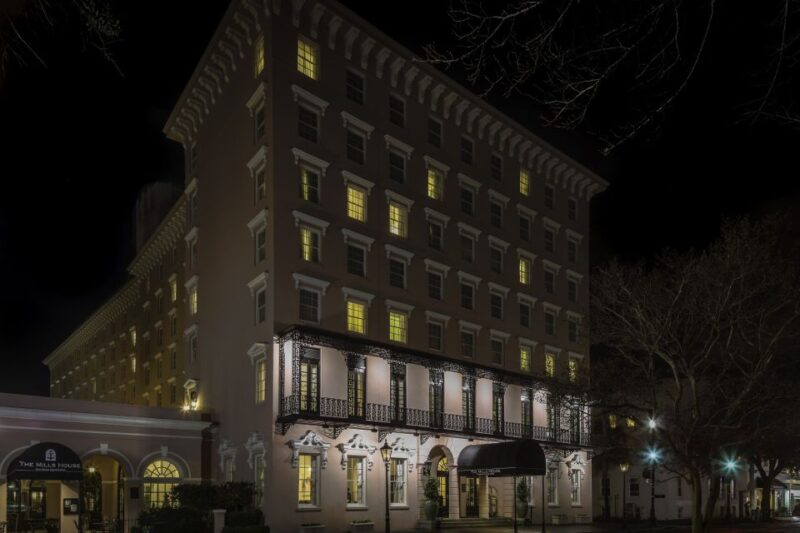 Curses & Candlelight: Terrors of Charleston Ghost Tours - What to Expect During the 1-Hour Walk