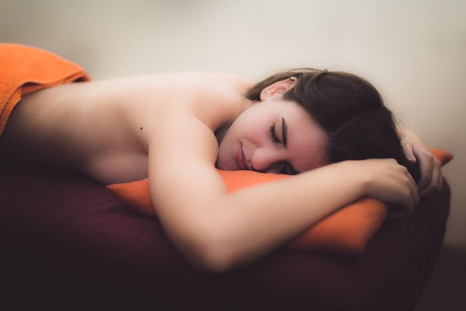 Custom Massage: 1 hour - Convenient Meeting at Masvital: Centro de Masajes in Granada