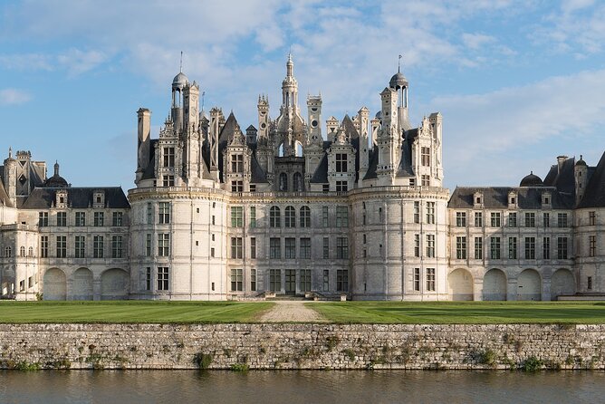 Customized Private Loire Valley Tour from Paris - Discovering Château de Chenonceau: The Ladies’ Château