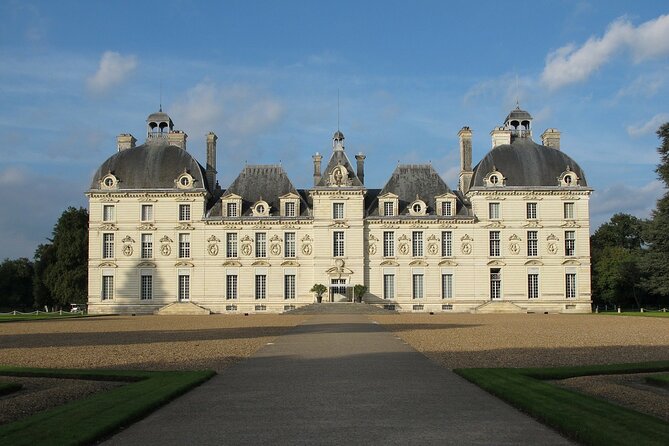Customized Private Loire Valley Tour from Paris - Exploring Château Royal d’Amboise: A Renaissance Fortress on the Loire