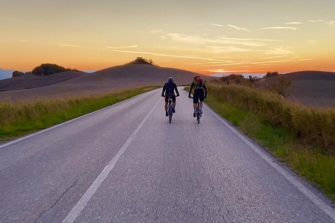 Cycling in Tuscany TOP experience - 1 day race bike rental - Key Points