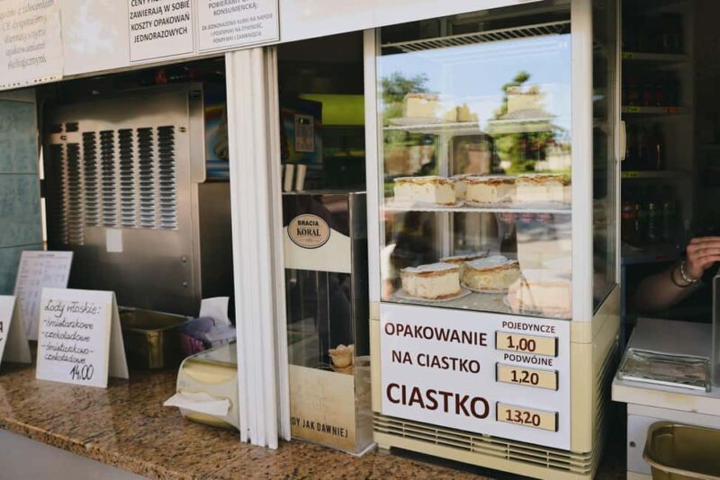 Czstochowa: Morning Food Tour with Breakfast & Pierogi - Ending with Kremówka Papieska Near Jasna Góra