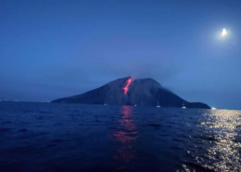 Da Lipari: Tour in Barca Panarea & Stromboli PICCOLO GRUPPO - Return to Lipari and Day’s End