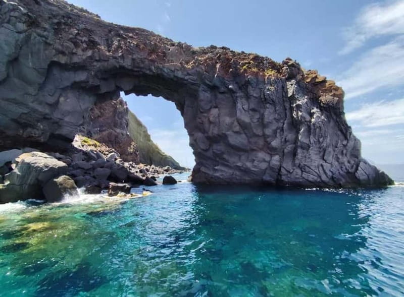 Da Lipari: Tour in Barca Salina e Lipari (7h) PICCOLO GRUPPO - Explore Lipari and Salina on a 7-Hour Small-Group Boat Tour