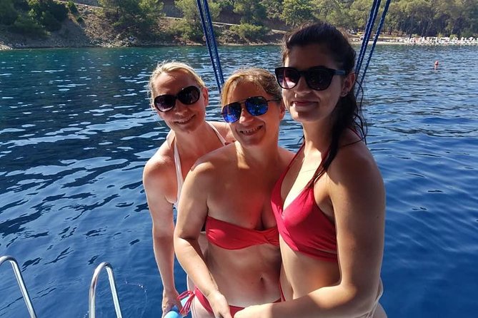 Daily Boat Trip - Practicalities: Meeting Point, Group Size, and Booking Details