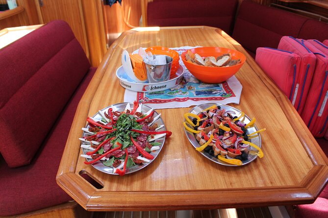 Daily sailing trip in the La Maddalena Archipelago - Meeting Point and Logistics