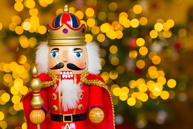 Dallas Christmas Lights Tour - Explore Dallas’s Spectacular Holiday Lights in Comfortable Climate-Controlled Vehicles