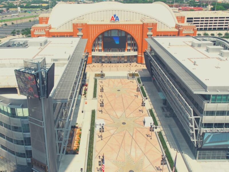 Dallas: Dallas Mavericks Basketball Game Ticket - Stadium Facilities and Matchday Entertainment