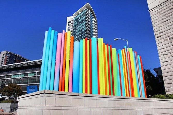 Dallas Highlights Tour - Discovering the Perot Museum and Victory Park