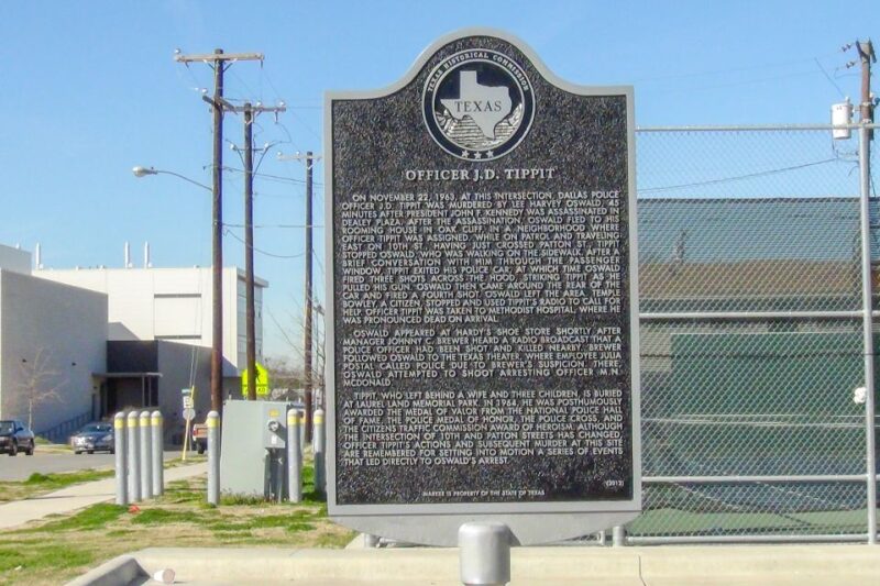 Dallas: JFK Assassination and Sixth Floor Museum Tour - Visiting Lee Harvey Oswald’s House and Conspiracy Theories