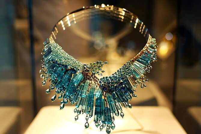 Dallas Local Fashion Designers Shopping Tour with a Stylist - Key Points