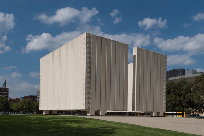 Dallas Scavenger Hunt & Self-Guided Tour - Ideal for Various Types of Visitors