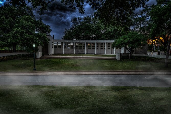 Dallas Terrors Ghost Tour By US Ghost Adventures - Exploring Lesser-Known Haunted Sites in Downtown Dallas