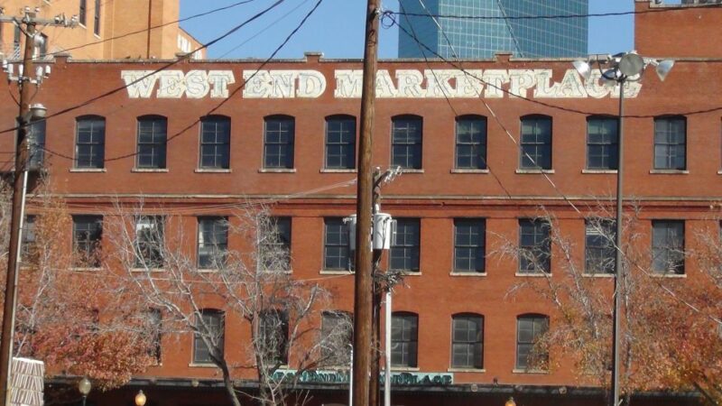 Dallas: Welcome to Dallas 3-Hour Small Group Tour by Van - Touring Neighborhoods: Deep Ellum, Highland Park, and McKinney Avenue