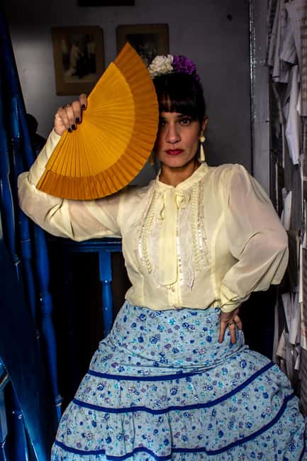 Dance flamenco in Seville - Authentic Flamenco Dance Class in Seville’s Historic Corralones