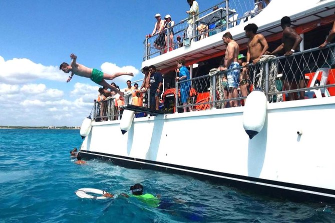 Dancer Cruise Isla Mujeres Snorkel Food and Drinks Included - The Dancer Cruises Distinctive Boat Design and Features