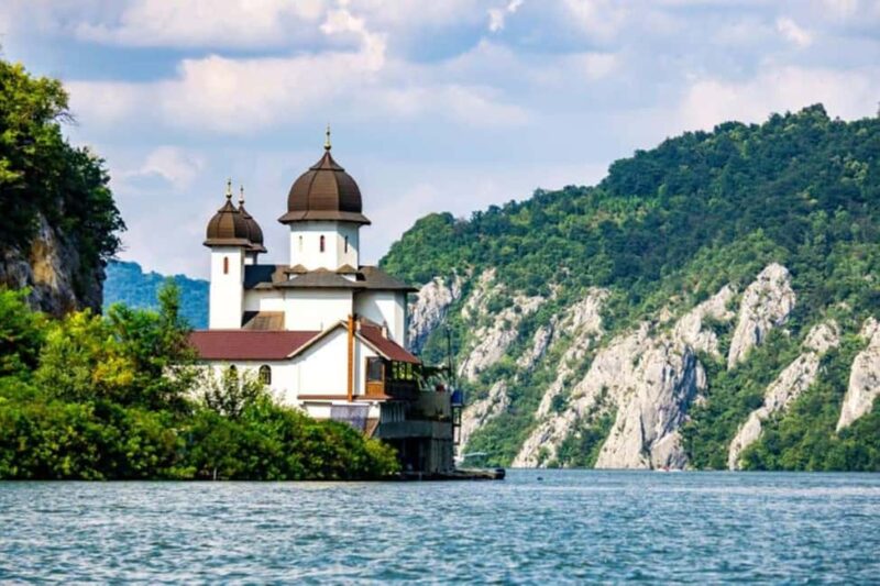 Danube Gorge & Boat Adventure: Full-Day Trip from Bucharest - Visiting the Riverside Mraconia Monastery