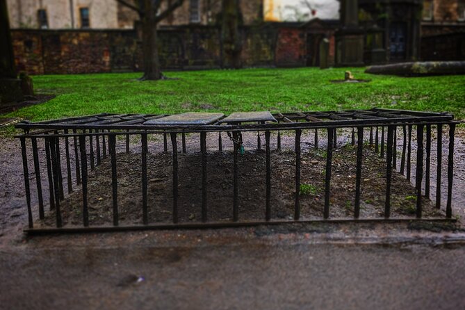 Dark History and Ghost Tour of Edinburgh - Victoria Street and the Wizard’s Tale