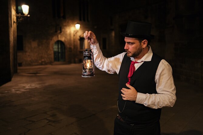 Dark History and Legends Night Walk of Gothic Quarter - The Role of the Guide and Storytelling Style