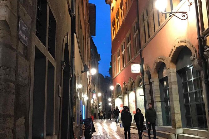 Dark Lyon - The Guide’s Style and Knowledge Sharing