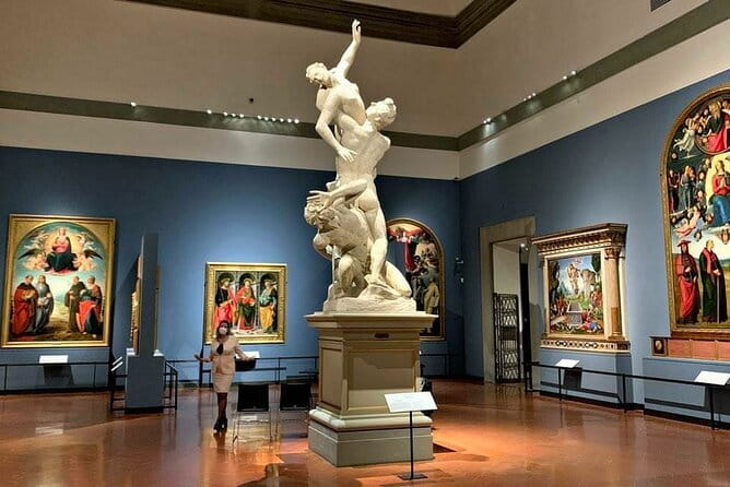David & the accademia : (PRIVATE) art lover's Tour - The Expertise of Your Guide: Rosa and Sara
