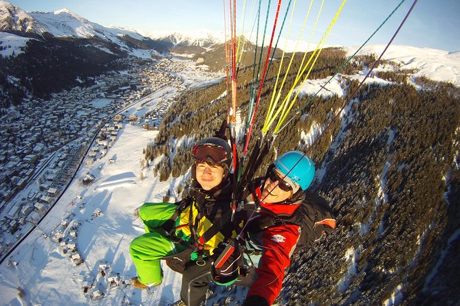Davos Absolutely Free Flying Paragliding Tandem Flight 1'000 Meters High - Breathtaking Views During the Flight