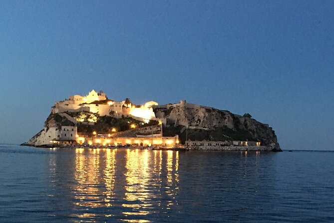 Day Cruise by Sailboat - Route: Bari and its coastline - The Scenic Route: Polignano a Mare and Monopoli