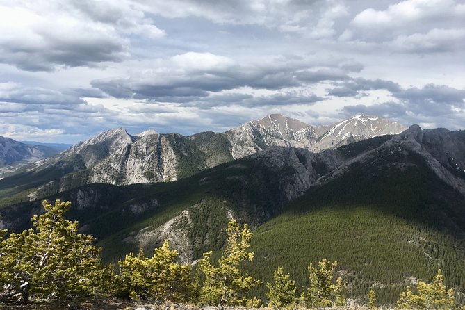 Day Hike in Kananaskis Country - How the Tour Starts at the Visitor Information Centre in Calgary