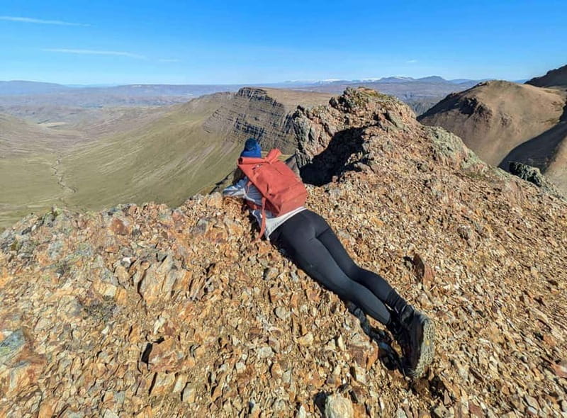 Day Hike to Moskardshnjukar: The Knifes Edge - moderate - Walking From Peak to Peak Along Rugged Ridgelines