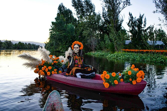 Day of the Dead Living Tradition with Frida Kahlo Museum - Key Points