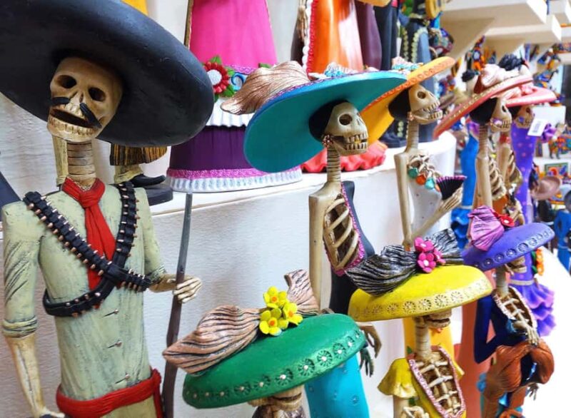 Day of the Dead Private Tour in Cancun - Exploring El Parque de las Palapas During the Festivities