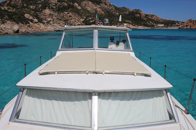 Day on a boat in the archipelago of La Maddalena with lunch - Exploring Cala Santa Maria and Passo degli Asinelli