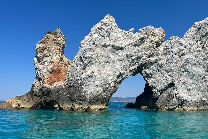 Day sailing Skiathos Skopelos with lunch on Rainbow yacht - Experience the Friendly Crew and Onboard Atmosphere