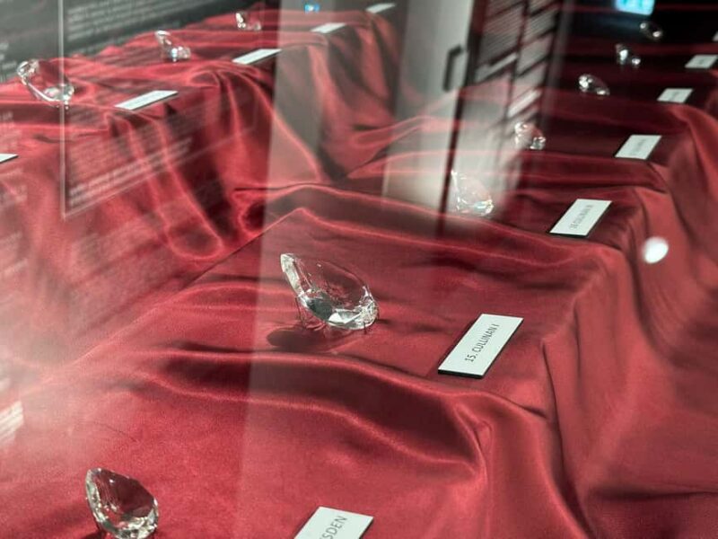 Day ticket to exhibitions in the Snow Castle area - Explore the Unique SnowCastle Exhibitions in Kemi