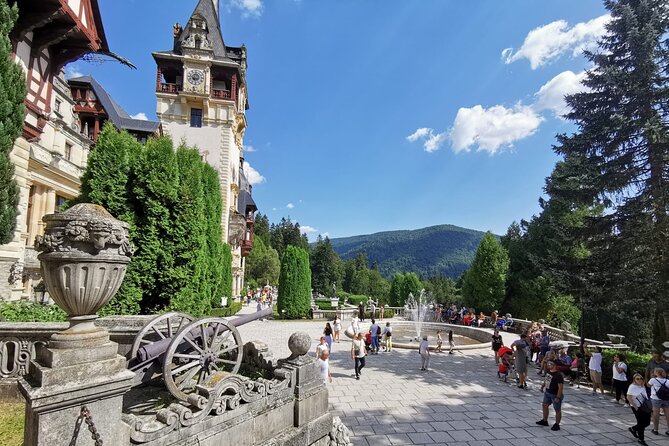 Day tour from Bucharest to Peles Castle and Dracula Castle-Transylvania - Exploring Bran Castle, the Legendary Dracula Fortress