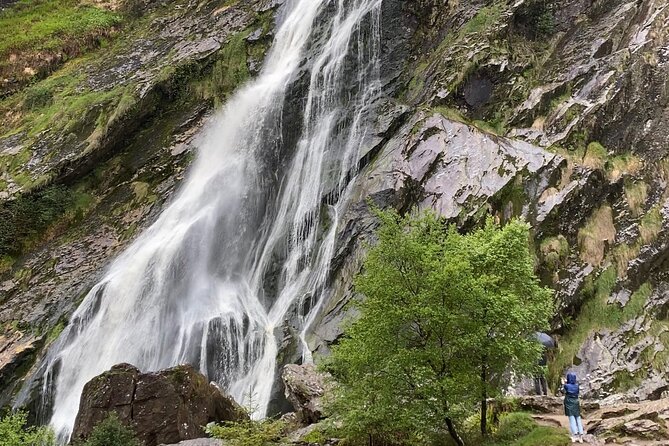 Day Tour from Dublin: Wicklow Mountains, Glendalough, Powerscourt - Discover Glendalough’s Monastic Ruins and Lakes
