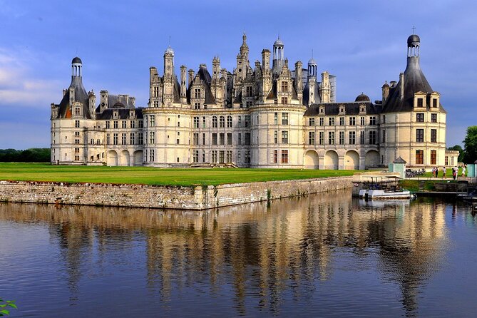 Day Tour to Chenonceau and Chambord Castles - Transportation and Overall Pacing