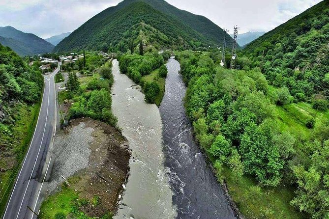 Day tour to mountains Jinvali lake, Ananuri, Kazbegi, Arch friendship - The Treaty of Georgievsk Monument and the Arch of Friendship