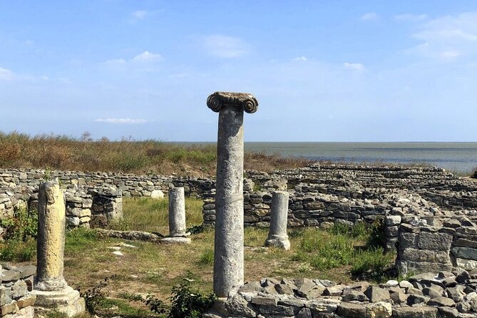 Day Tour: Visit Histria Winery and Ancient Citadel - Visiting Histrias 65-Hectare Archaeological Site