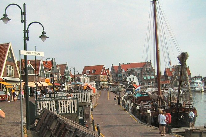 Day Trip from Amsterdam to Zaanse Schans Windmills and Volendam - Traditional Dutch Crafts at Alida Hoeve Cheese Farm & Wooden Shoe Factory