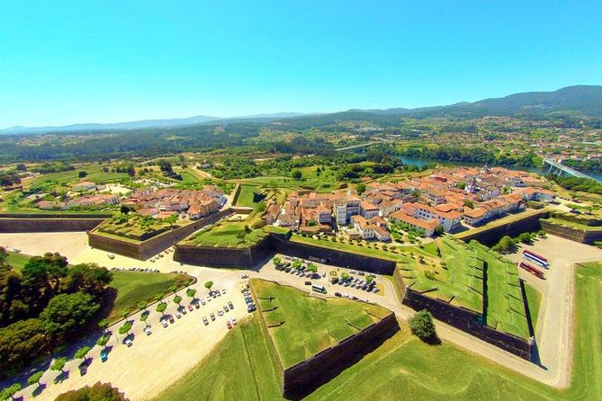Day Trip from Porto to Santiago de Compostela and Valença - Discovering Santiago de Compostelas Historic Heart
