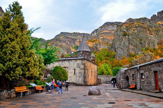 Day trip: Garni, Geghard, Symphony of Stones and Lavash baking - Comfort and Convenience in Modern Transportation