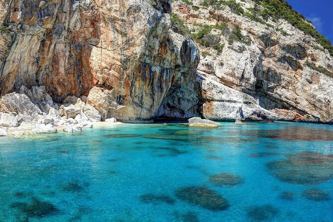 Day trip in the Gulf of Orosei Cala Mariolu - Iconic Fjords of Portu Pedrosu and Portu Cuau