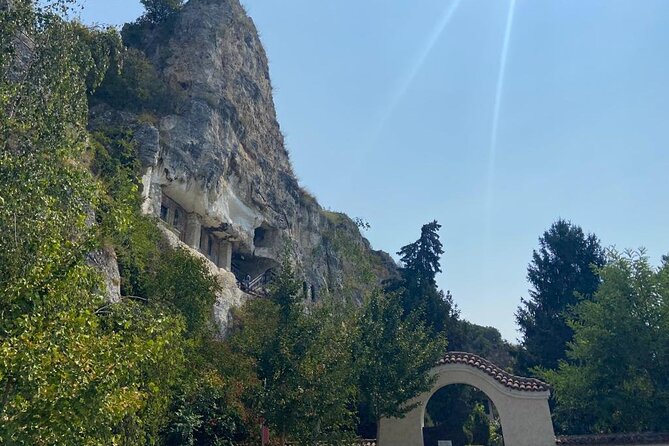 Day Trip to Bulgaria and Veliko Tarnovo from Bucharest - Key Points