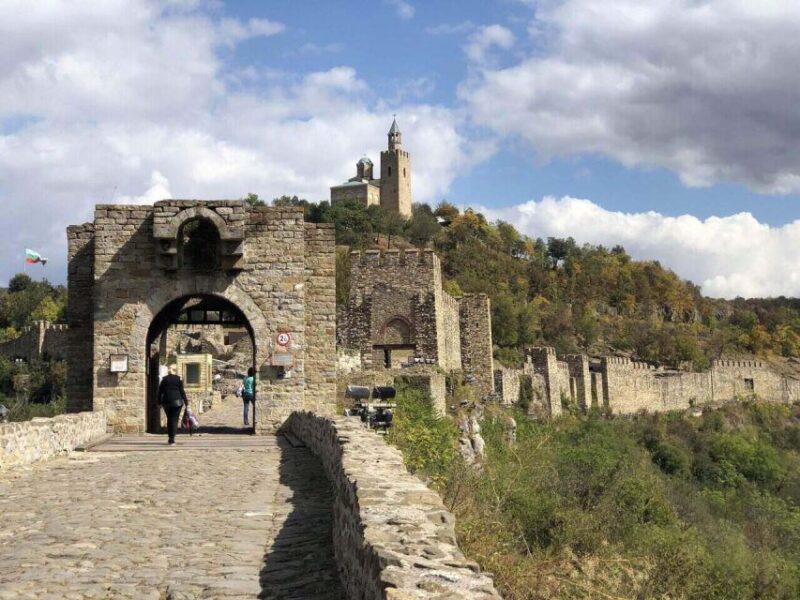 Day Trip to Bulgaria and Veliko Tarnovo from Bucharest - Key Points